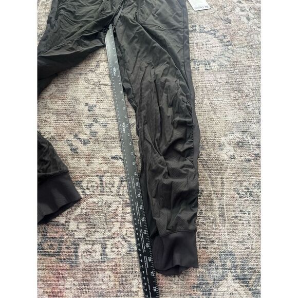 NWT Lululemon Beyond the Studio Jogger - Picture 2 of 7
